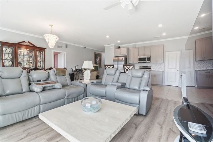 Image No.8-3 Bed House for sale