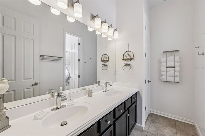 Image No.20-4 Bed House for sale