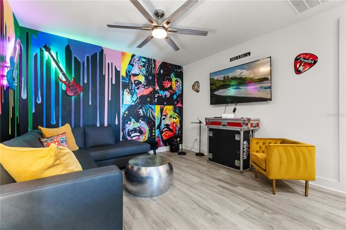 Image No.18-6 Bed House for sale