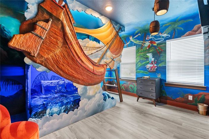 Image No.30-6 Bed House for sale