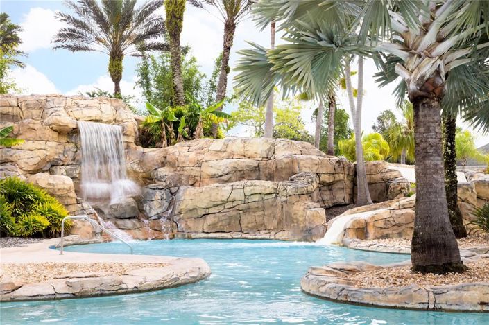 Image No.45-6 Bed House for sale