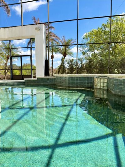 Image No.41-5 Bed House for sale