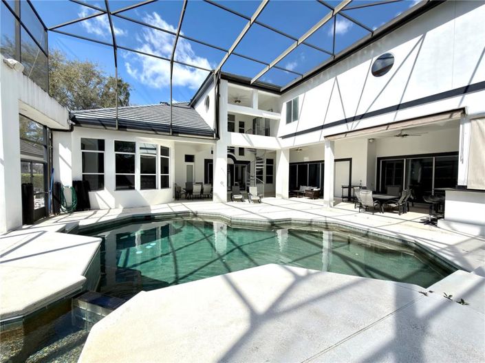 Image No.44-5 Bed House for sale