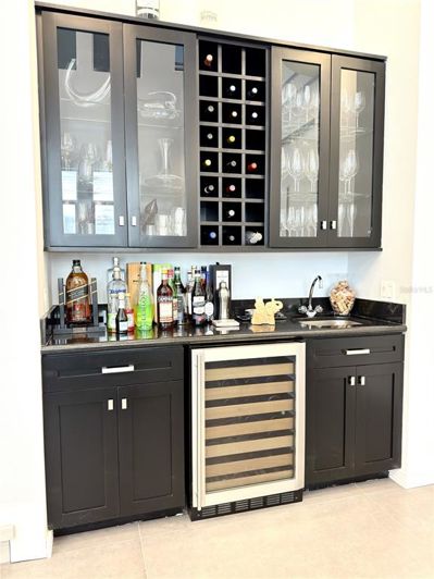 Image No.6-5 Bed House for sale