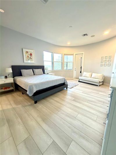 Image No.60-5 Bed House for sale