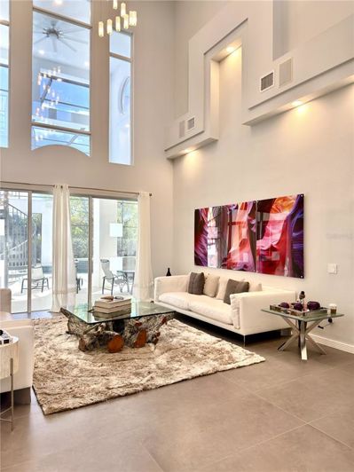 Image No.9-5 Bed House for sale