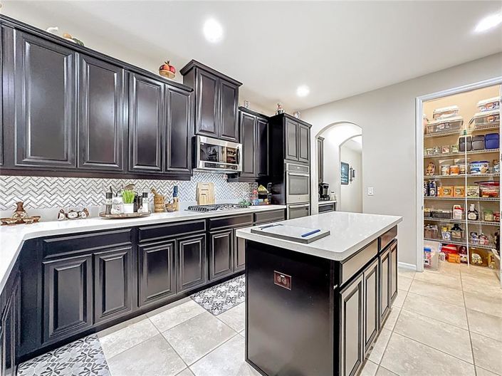 Image No.25-4 Bed House for sale