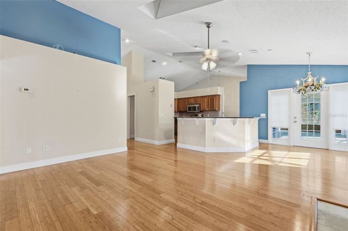 Image No.15-3 Bed House for sale