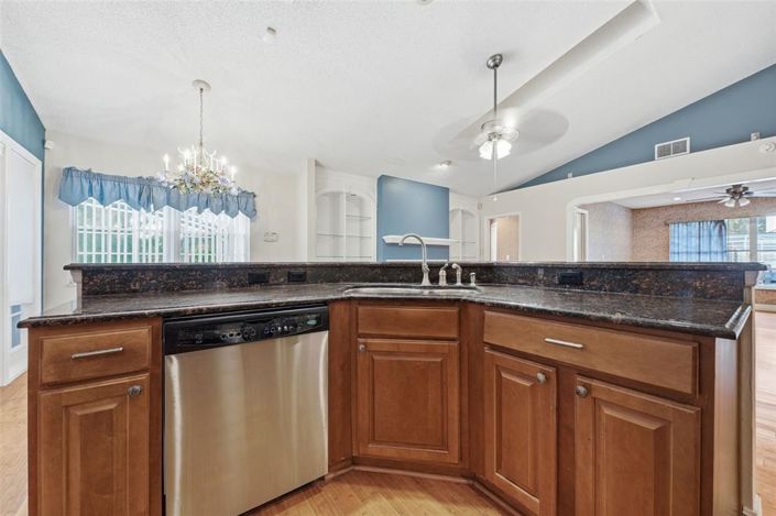 Image No.17-3 Bed House for sale