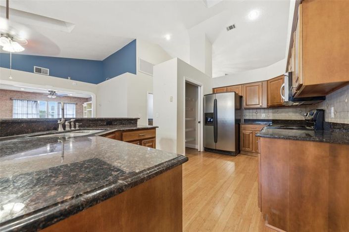 Image No.18-3 Bed House for sale