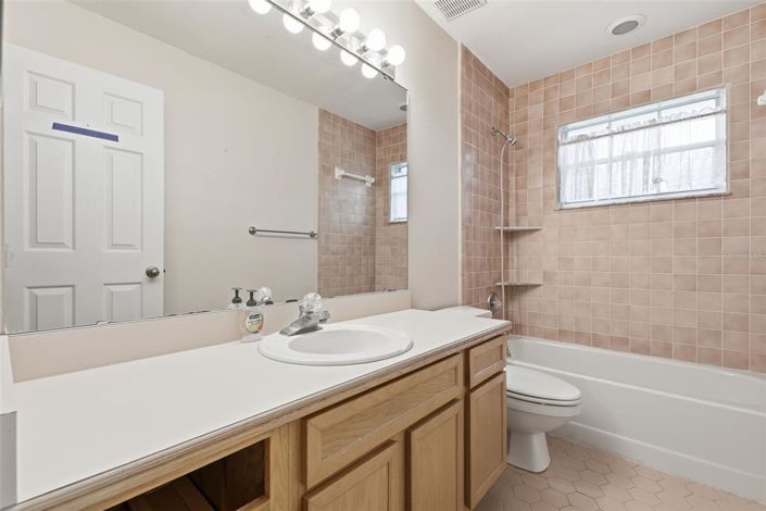 Image No.19-3 Bed House for sale