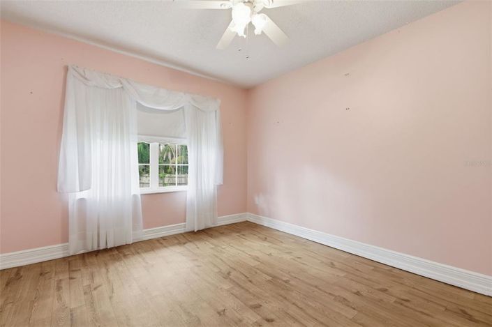 Image No.20-3 Bed House for sale