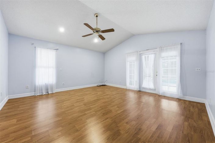 Image No.26-3 Bed House for sale