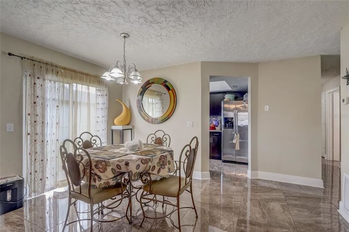 Image No.11-3 Bed House for sale