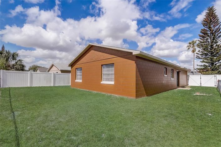 Image No.27-3 Bed House for sale