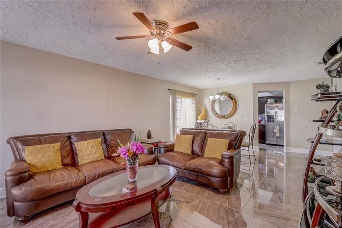 Image No.7-3 Bed House for sale