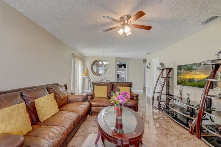 Image No.8-3 Bed House for sale