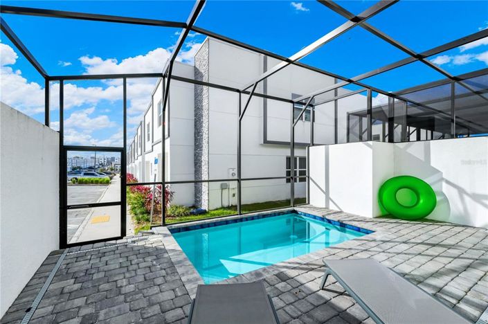 Image No.26-5 Bed Townhouse for sale