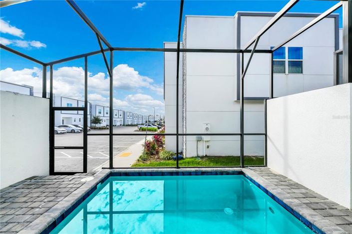 Image No.27-5 Bed Townhouse for sale