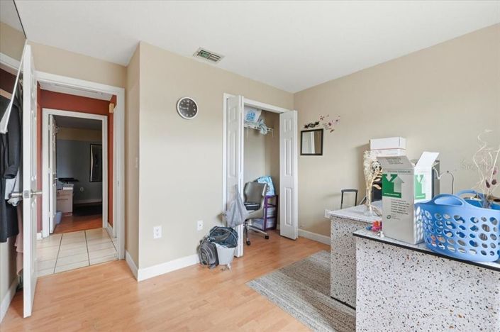 Image No.11-3 Bed House for sale
