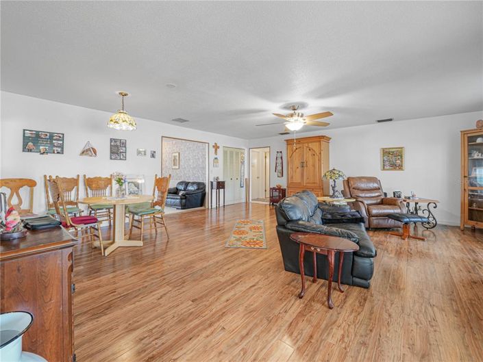 Image No.6-2 Bed House for sale