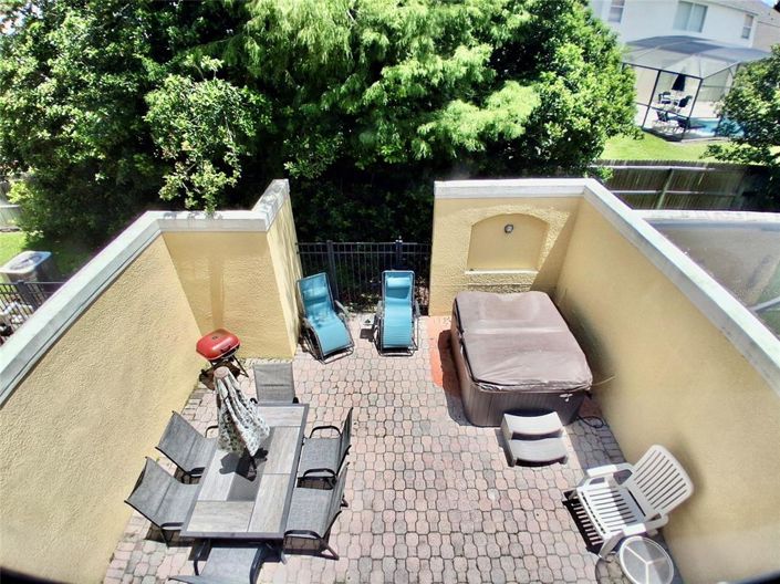 Image No.16-3 Bed Townhouse for sale