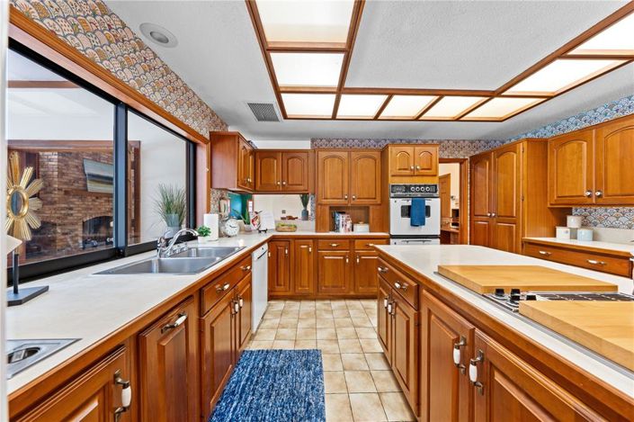 Image No.24-4 Bed House for sale