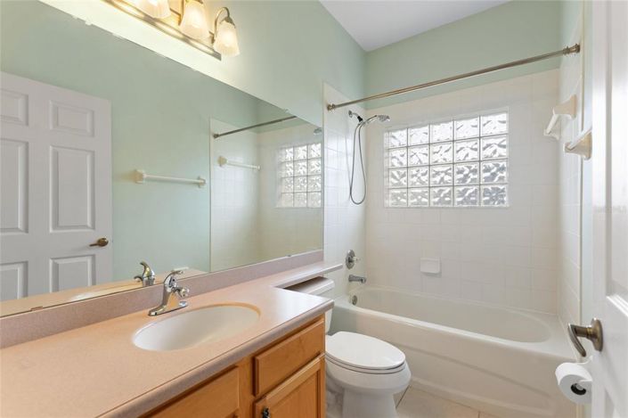 Image No.12-2 Bed House for sale