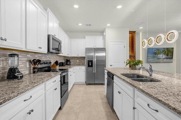 Image No.13-5 Bed Townhouse for sale