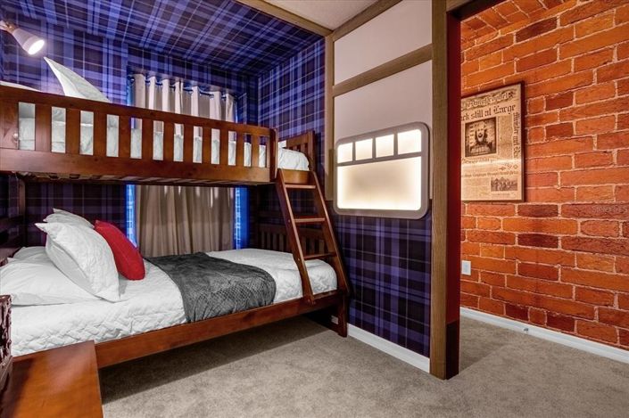 Image No.29-5 Bed Townhouse for sale