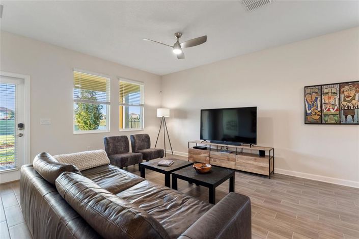 Image No.12-4 Bed House for sale