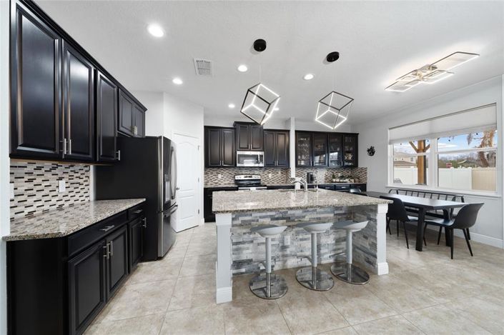 Image No.10-5 Bed House for sale