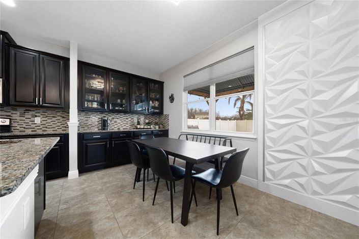 Image No.11-5 Bed House for sale