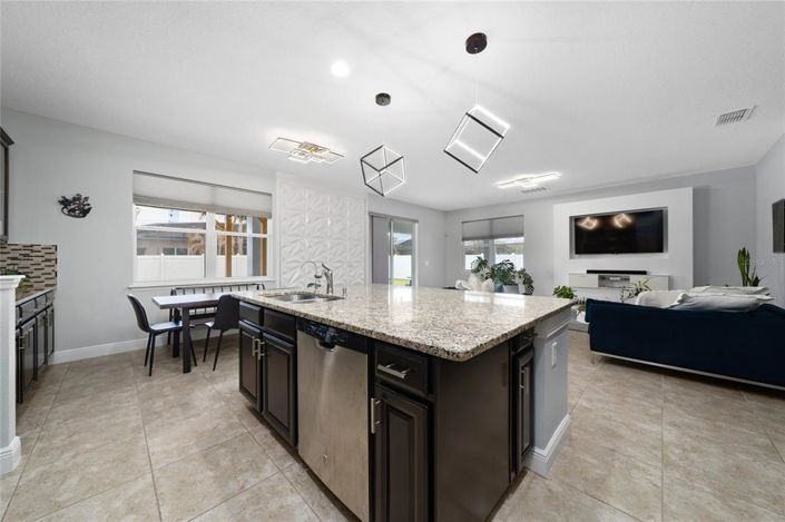 Image No.13-5 Bed House for sale