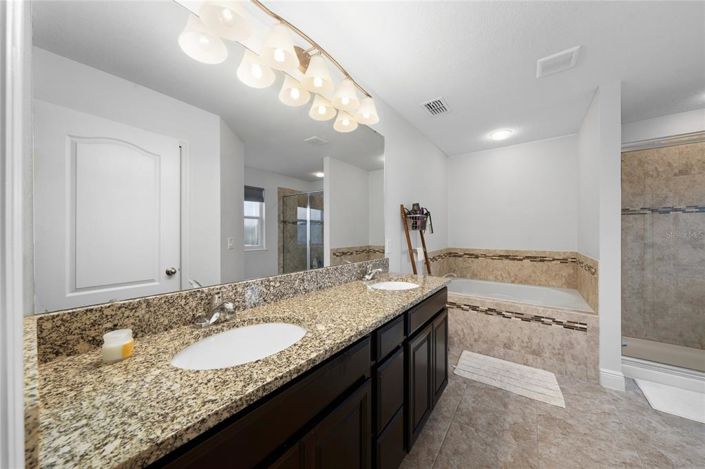 Image No.19-5 Bed House for sale