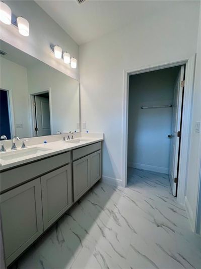 Image No.12-4 Bed House for sale