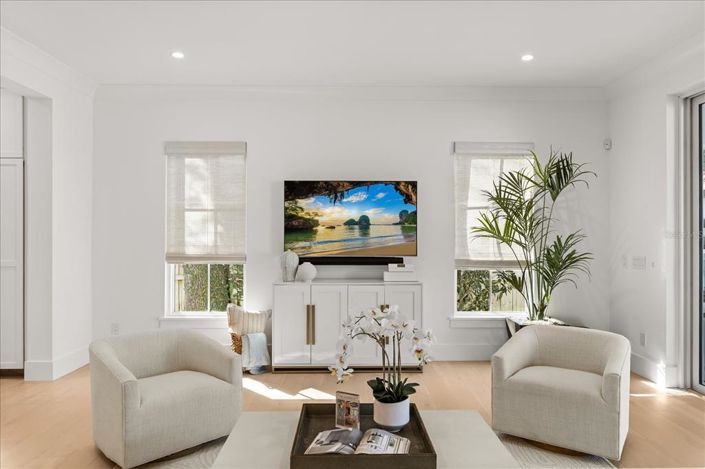 Image No.15-4 Bed House for sale