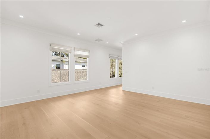 Image No.50-4 Bed House for sale