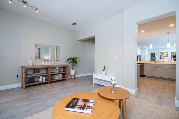 Image No.19-3 Bed House for sale