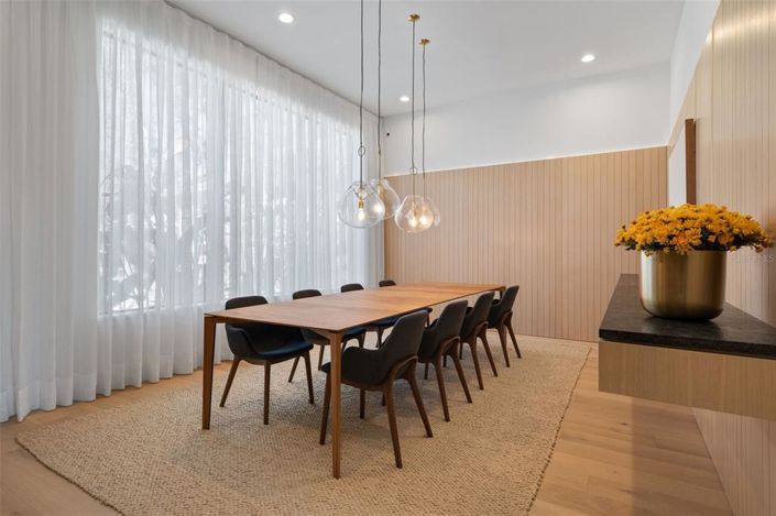 Image No.12-5 Bed House for sale