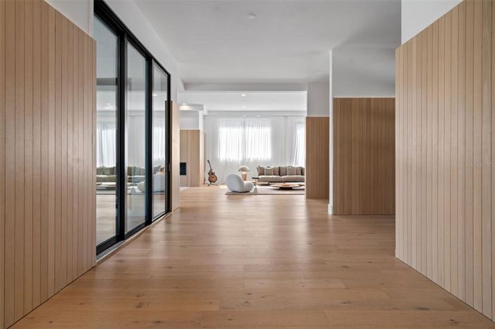 Image No.16-5 Bed House for sale