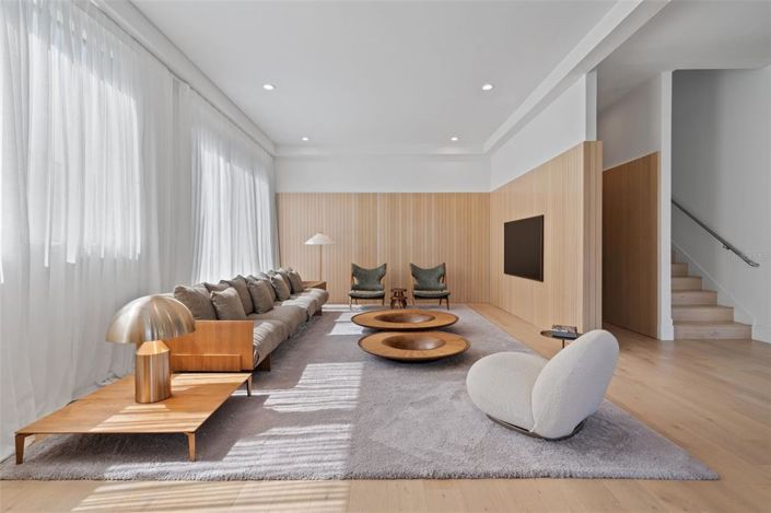 Image No.21-5 Bed House for sale