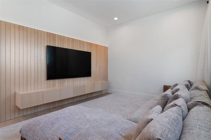 Image No.27-5 Bed House for sale