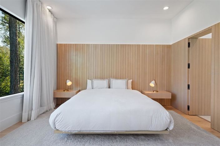 Image No.29-5 Bed House for sale