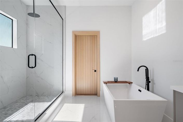 Image No.32-5 Bed House for sale