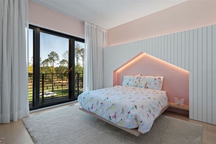 Image No.40-5 Bed House for sale