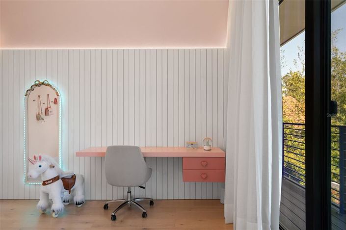 Image No.41-5 Bed House for sale