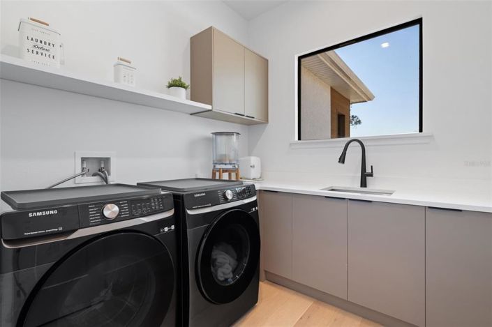 Image No.50-5 Bed House for sale