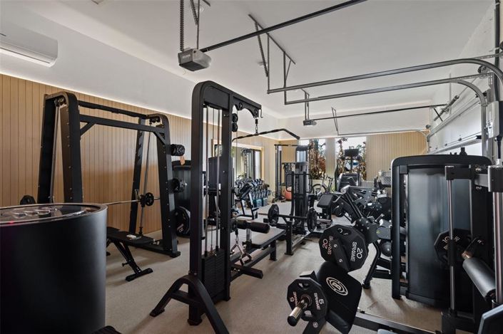 Image No.52-5 Bed House for sale