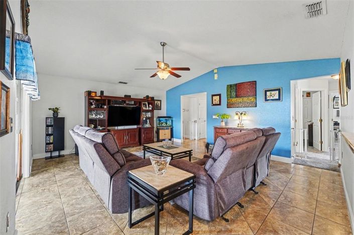 Image No.7-Maison de 4 chambres à vendre à Saint John